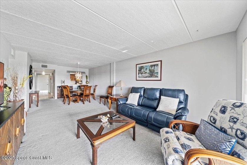 Introducing a move in ready condo... in the heart of Melbourne - photo 6