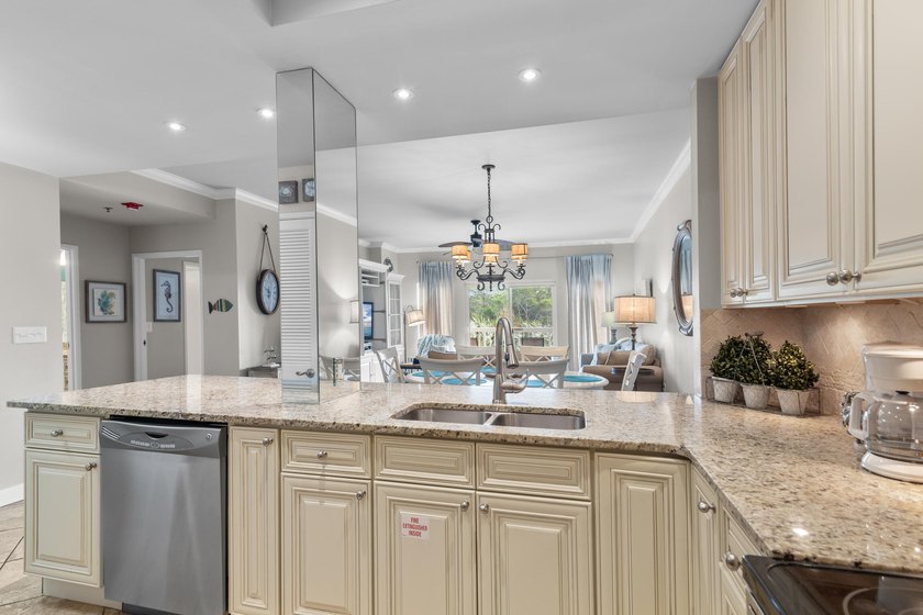 Welcoming FULLY FURNISHED 3 bedroom/3 bathroom end unit at the - photo 11