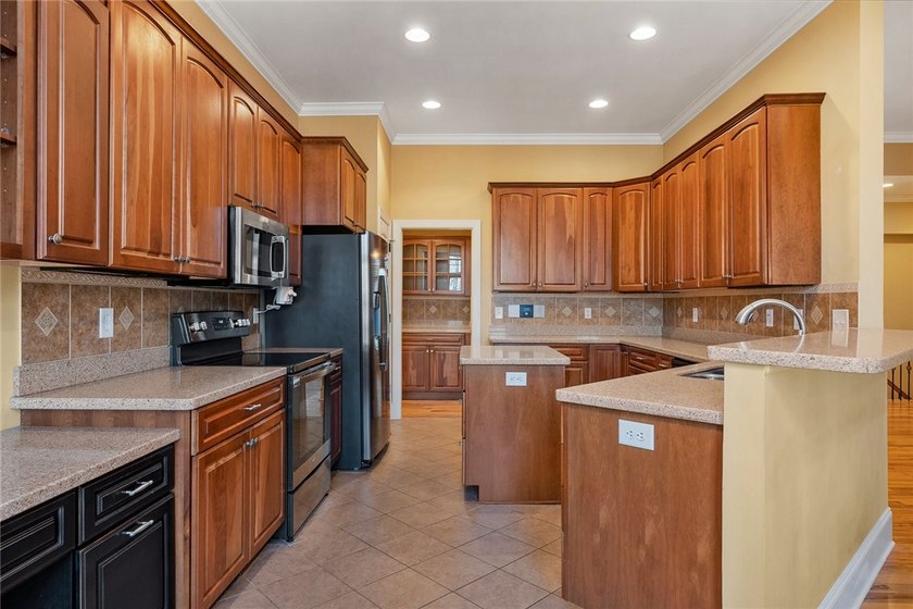 This charming Craftsman-style home in the highly sought-after - photo 12