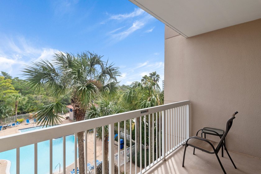 Welcoming FULLY FURNISHED 3 bedroom/3 bathroom end unit at the - photo 13