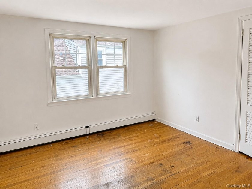 HANDYMAN SPECIAL! IF YOU'VE BEEN WAITING FOR A HOME WITH - photo 14