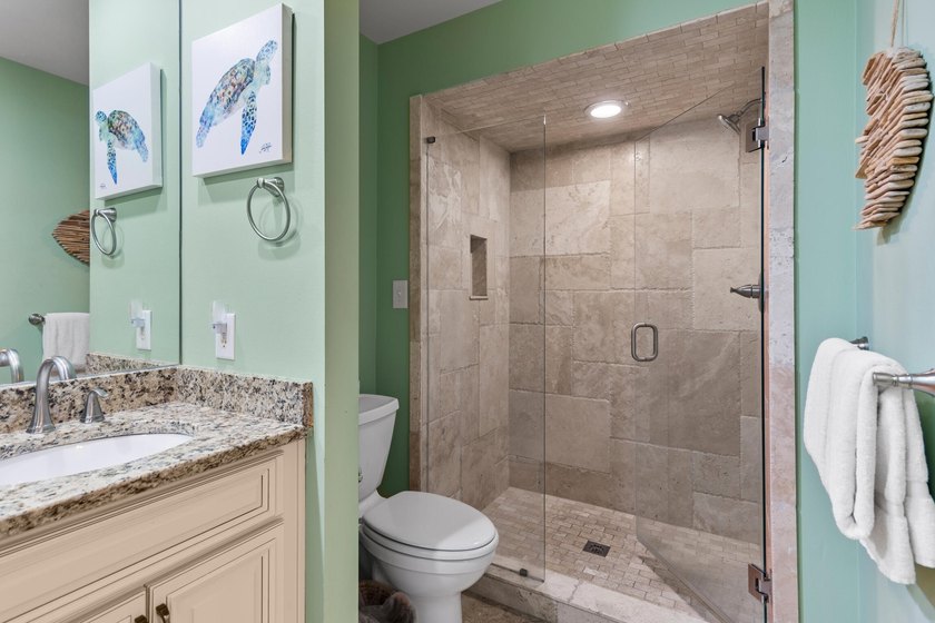 Welcoming FULLY FURNISHED 3 bedroom/3 bathroom end unit at the - photo 17