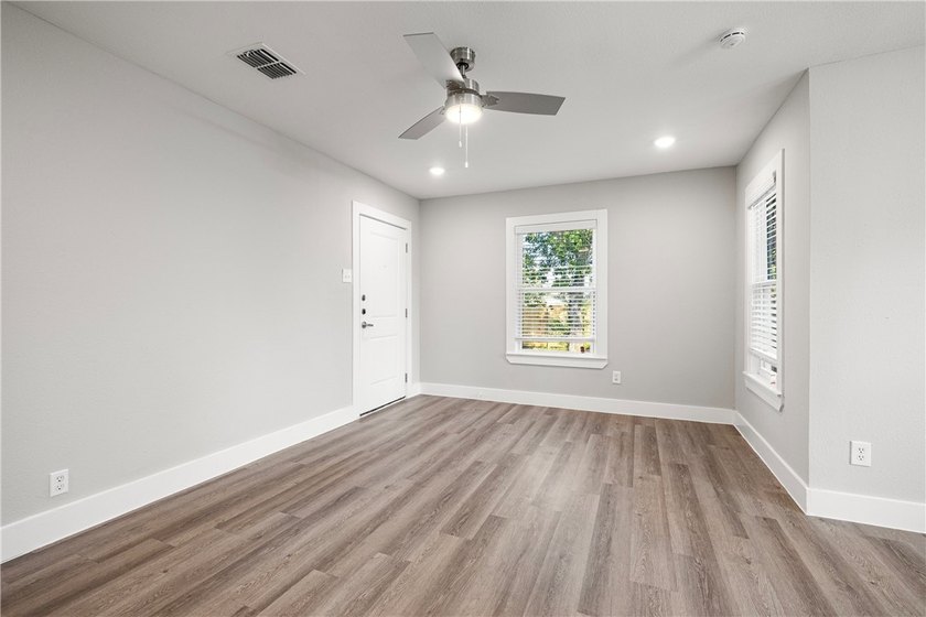 Over 2400 Sqare feet!!! Pictures do no justice to this home - photo 5