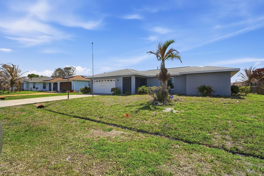 This CBS Pool Home has it All ! Centrally located with easy - photo 3