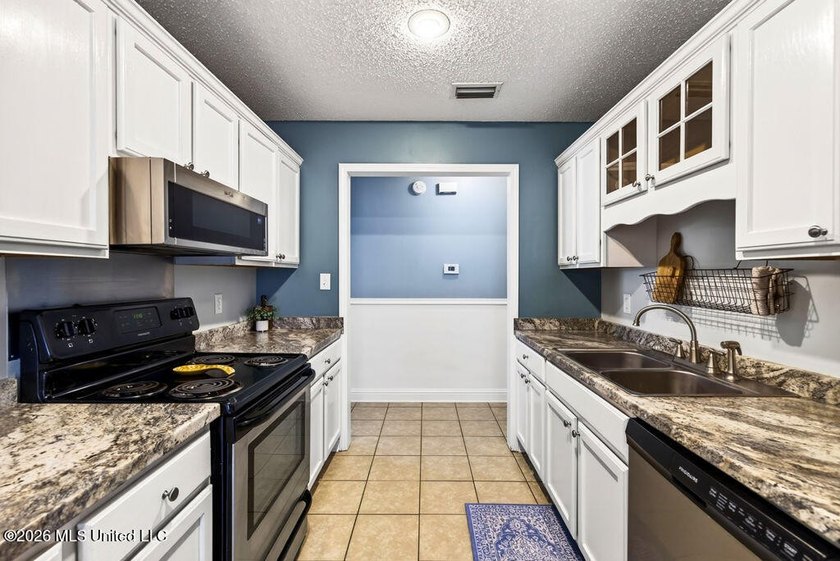 Welcome HOME! This well-maintained 3-bedroom, 2-bath home offers - photo 14