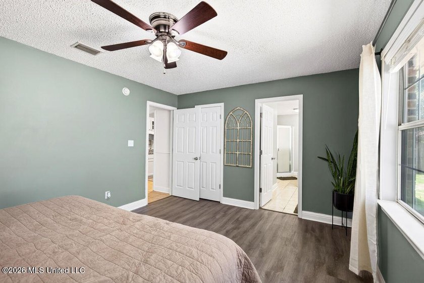 Welcome HOME! This well-maintained 3-bedroom, 2-bath home offers - photo 17
