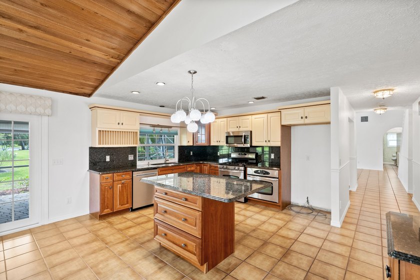 Welcome to the desirable Beau Rivage Estates community of Stuart - photo 18