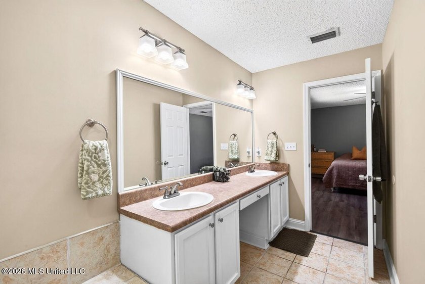 Welcome HOME! This well-maintained 3-bedroom, 2-bath home offers - photo 19