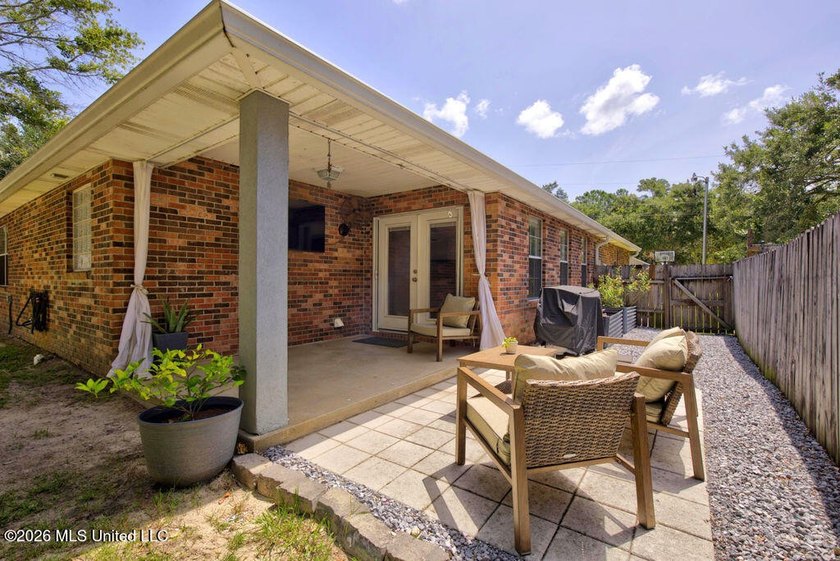 Welcome HOME! This well-maintained 3-bedroom, 2-bath home offers - photo 25