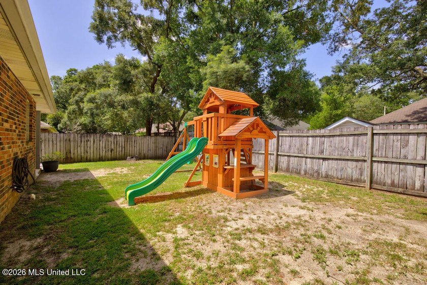 Welcome HOME! This well-maintained 3-bedroom, 2-bath home offers - photo 33