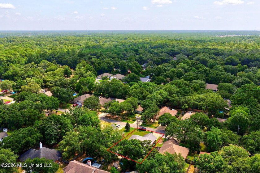 Welcome HOME! This well-maintained 3-bedroom, 2-bath home offers - photo 37
