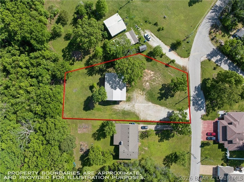 Completely rebuilt from the ground up, 5-bed, 3-bath home in - photo 50