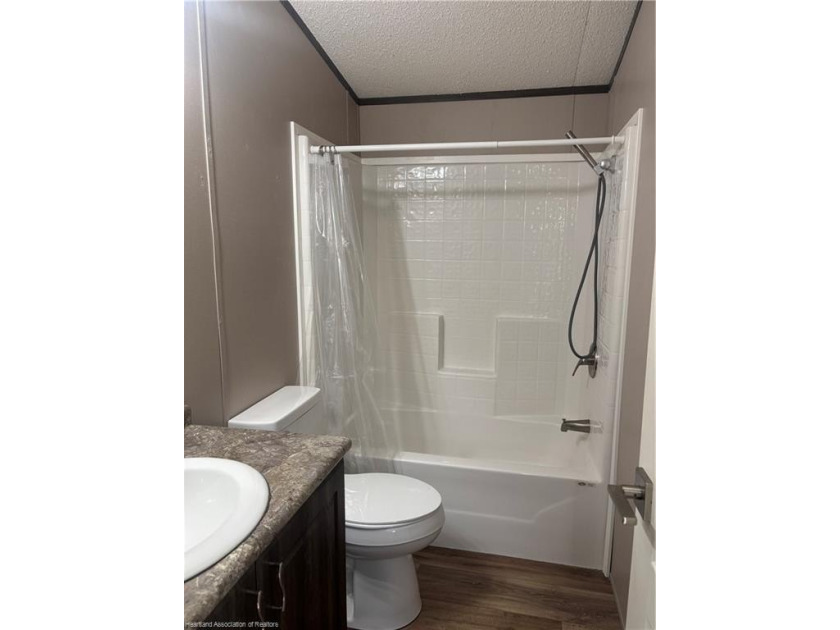 Welcome to easy Florida living! This 2023, 2-bedroom, 1-bath - photo 15