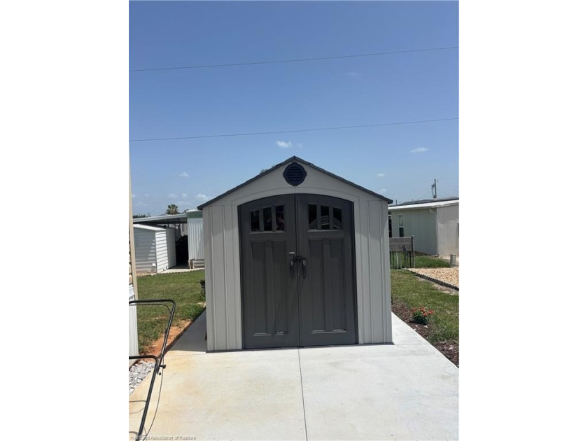 Welcome to easy Florida living! This 2023, 2-bedroom, 1-bath - photo 19