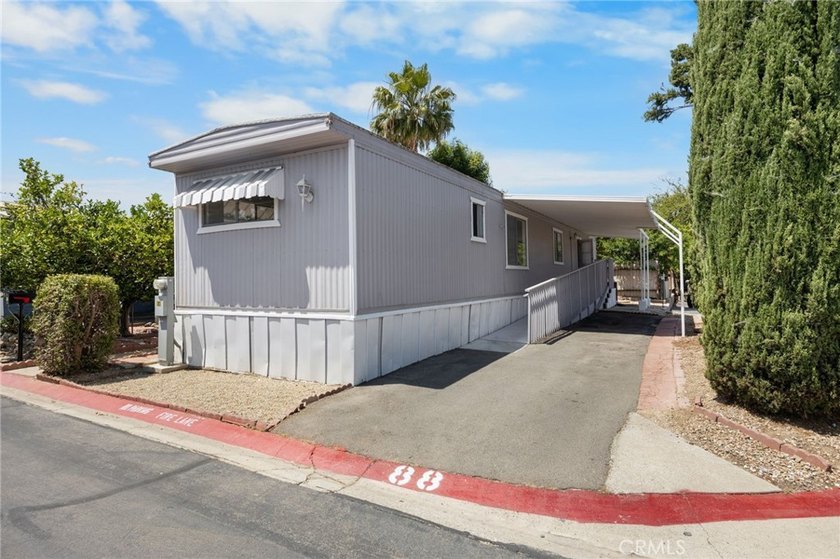 ** Recently Updated Spacious ** 2 bedroom, 2 bath Home is - photo 25