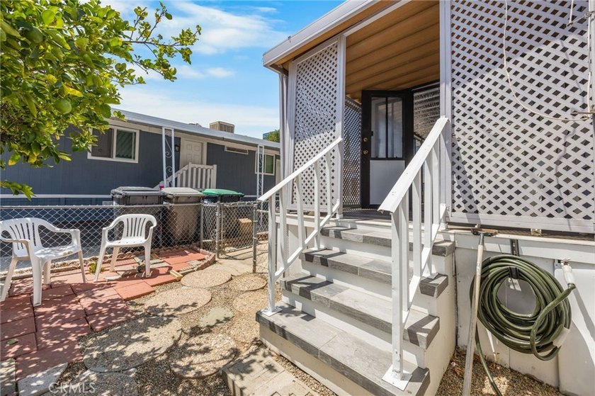 ** Recently Updated Spacious ** 2 bedroom, 2 bath Home is - photo 26