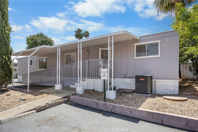 ** Recently Updated Spacious ** 2 bedroom, 2 bath Home is - photo 28