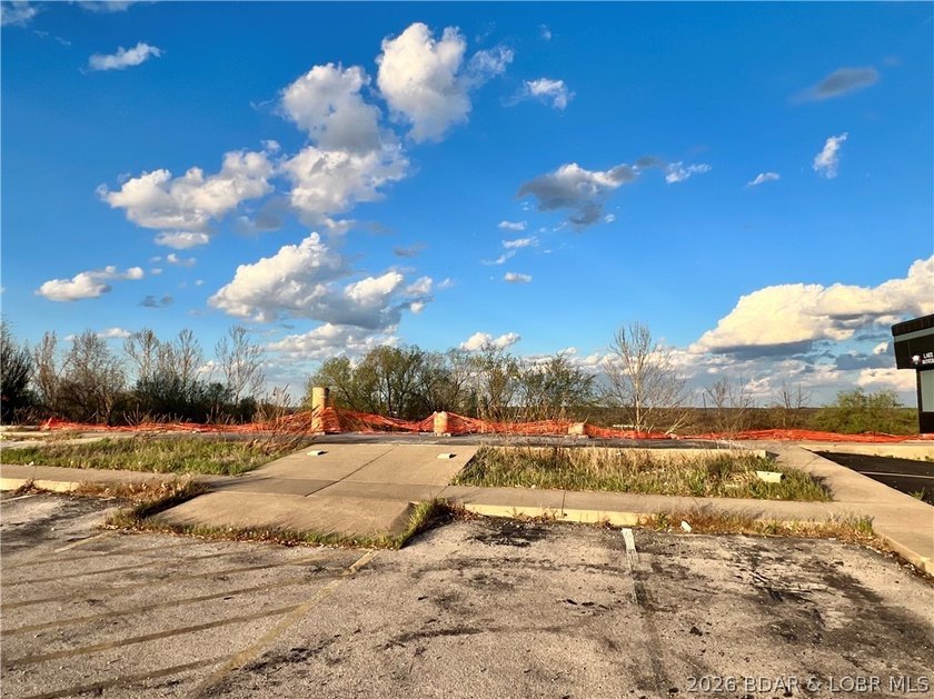 Prime Commercial Opportunity! This exceptional commercial lot is - photo 12