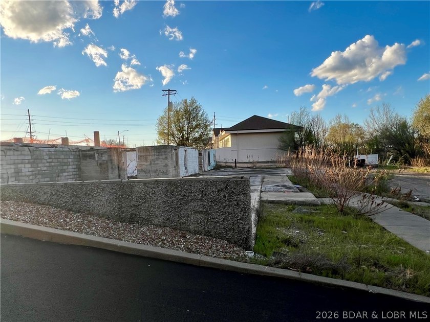Prime Commercial Opportunity! This exceptional commercial lot is - photo 24