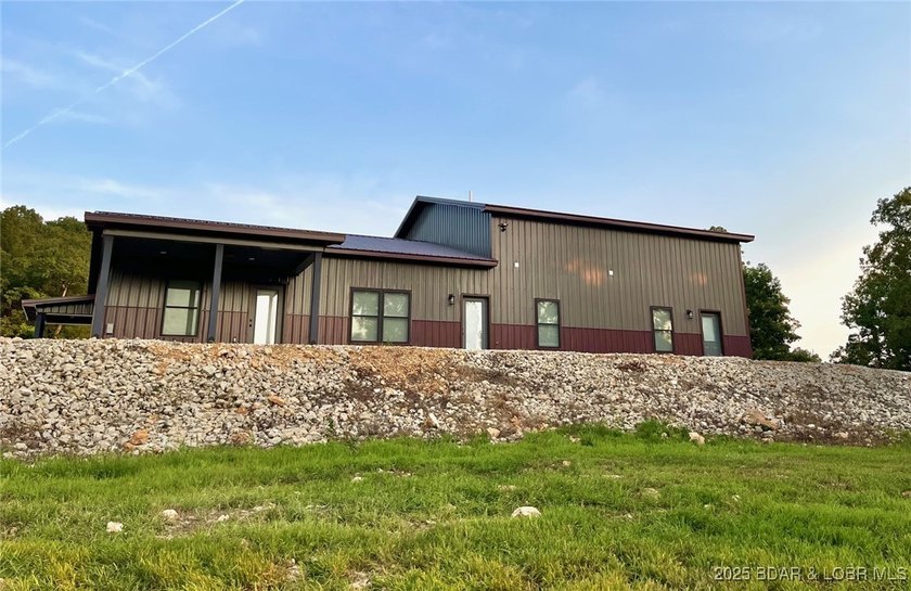 Spacious 1.20 acres and 80' of lakefront in a reg no wake cove - photo 29