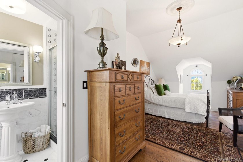 OPEN HOUSE CANCELLED ON 7/25/2026 Timeless expanded Cape - photo 18
