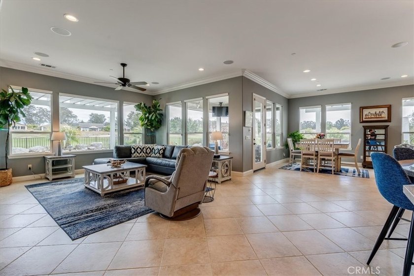 A Stunning Lake View Home Crafted for Exceptional Indoor-Outdoor - photo 20