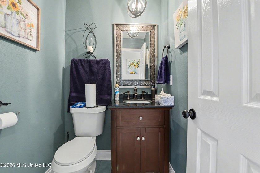 Welcome to this elegant pristine 3,400 sq. ft. two-story home - photo 24