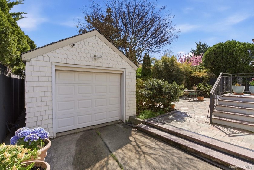 OPEN HOUSE CANCELLED ON 7/25/2026 Timeless expanded Cape - photo 30