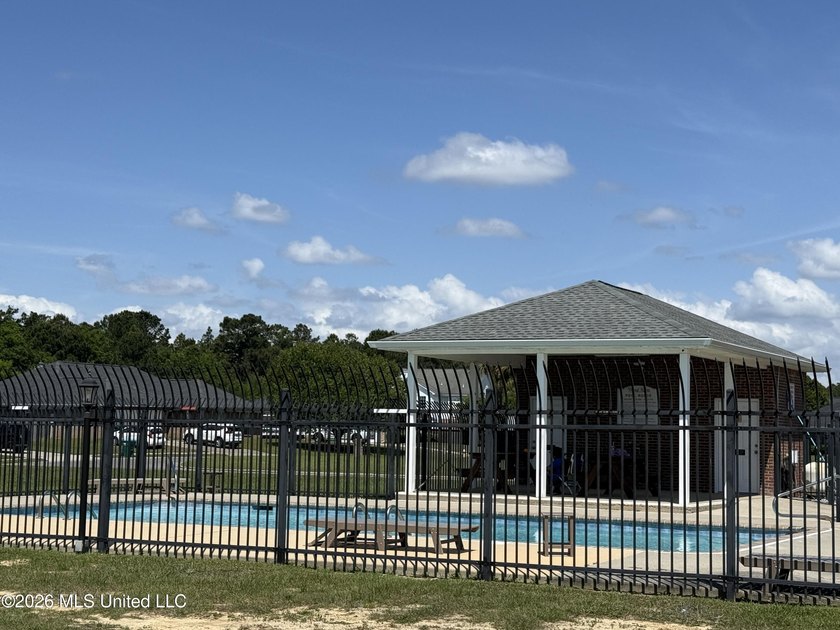 Welcome to this elegant pristine 3,400 sq. ft. two-story home - photo 32