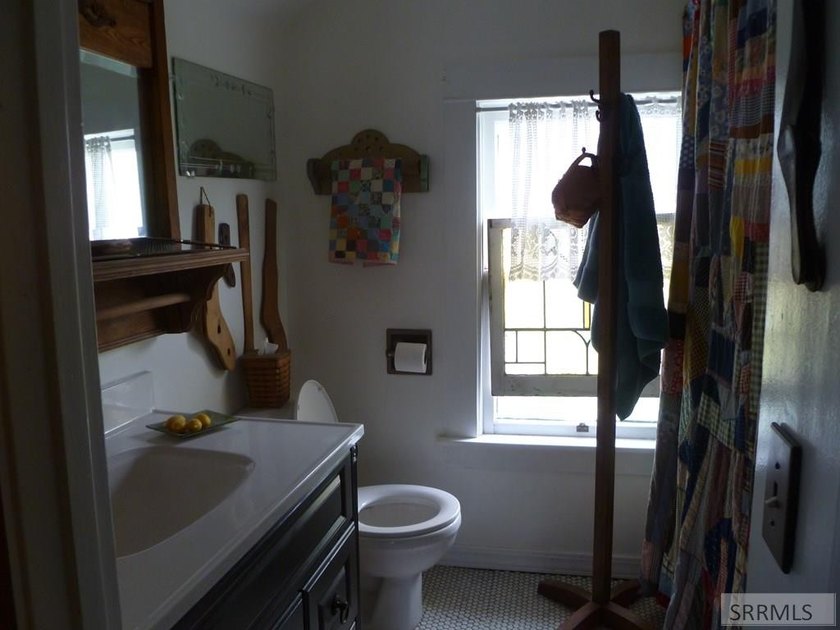 A must see, to appreciate this one of a kind Craftsman beautiful - photo 32