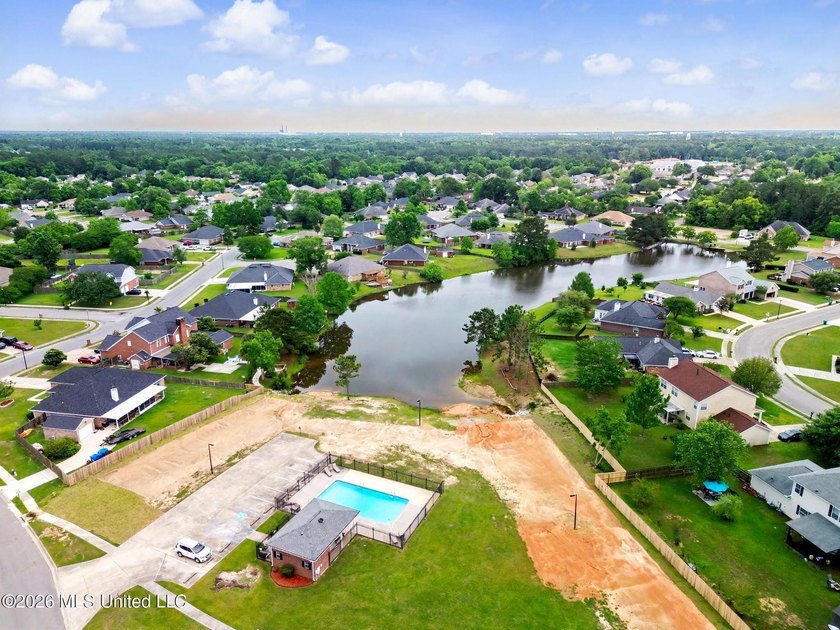 Welcome to this elegant pristine 3,400 sq. ft. two-story home - photo 35