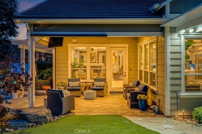 A Stunning Lake View Home Crafted for Exceptional Indoor-Outdoor - photo 49