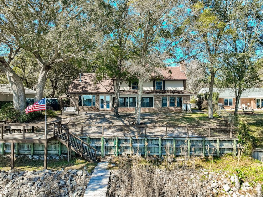 CAREFREE waterfront living on a protected deep-water lot with - photo 47