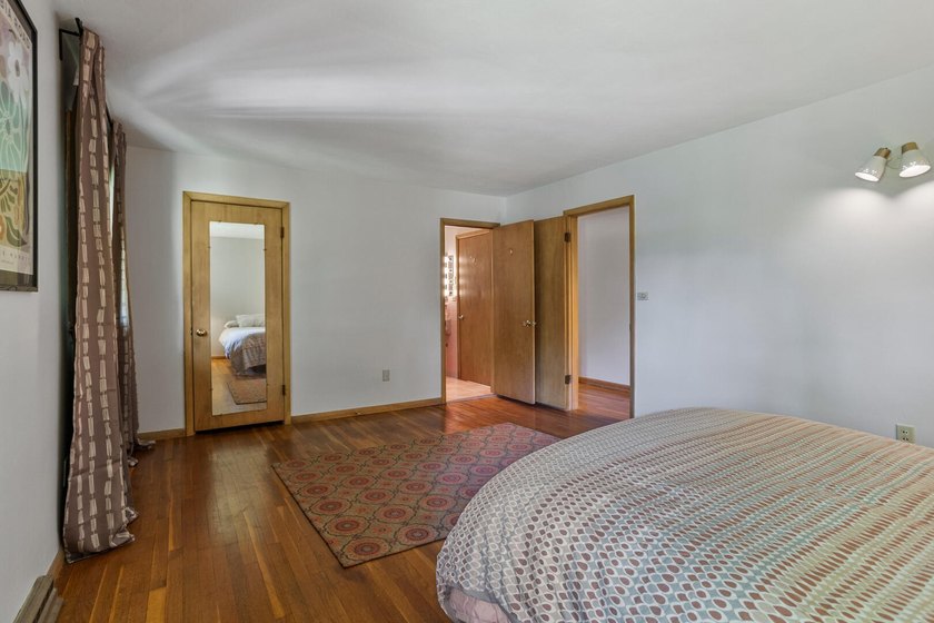 Mid Century sprawling home offers so many spaces to entertain - photo 12