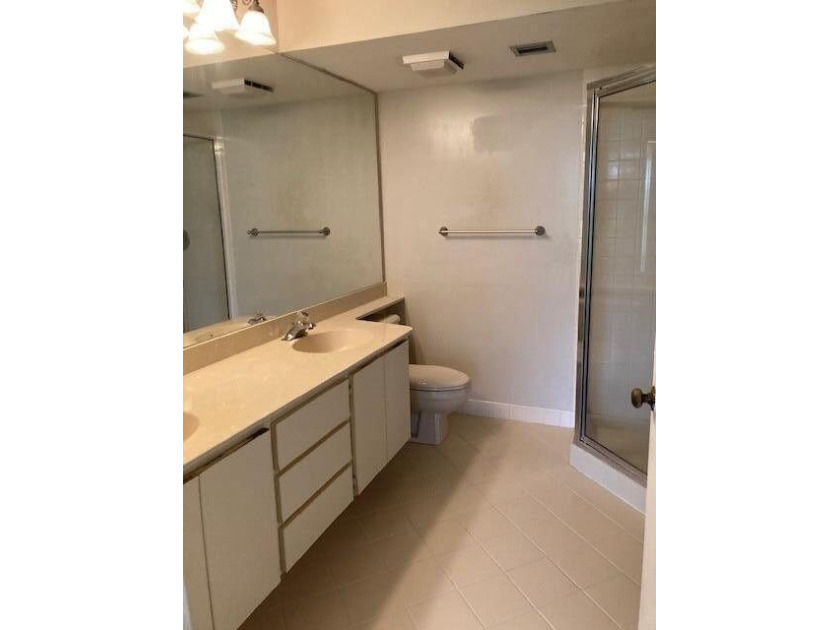 CONVENIENT 2BEDRM/2BTH FIRST FLOOR UNIT WITH UNOBSTRUCTED - photo 9