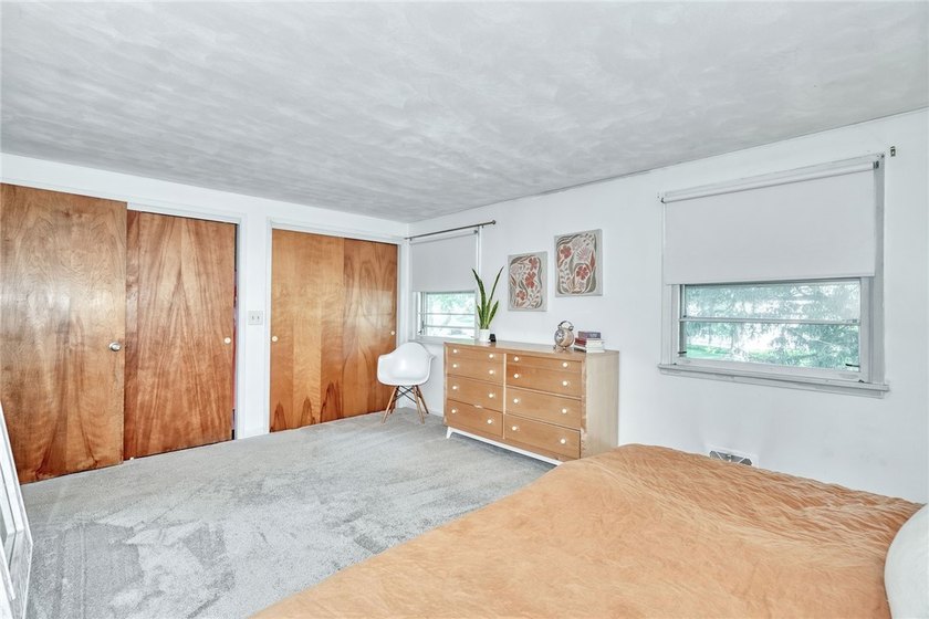 Welcome home to this beautifully updated 4-bedroom, 2-bath - photo 21