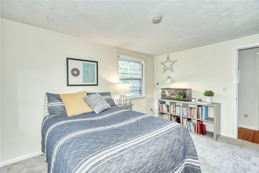 Welcome home to this beautifully updated 4-bedroom, 2-bath - photo 26