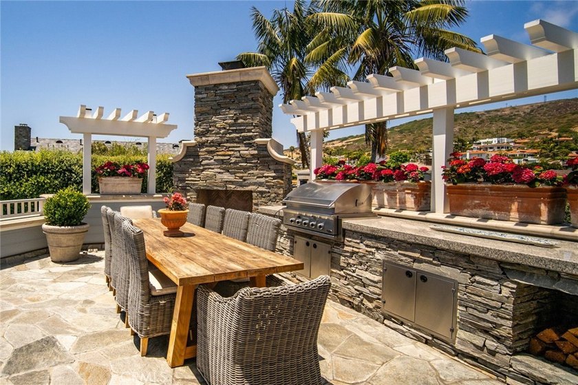 **Legacy by the Sea: A Rare Two-Residence Compound in Emerald - photo 29