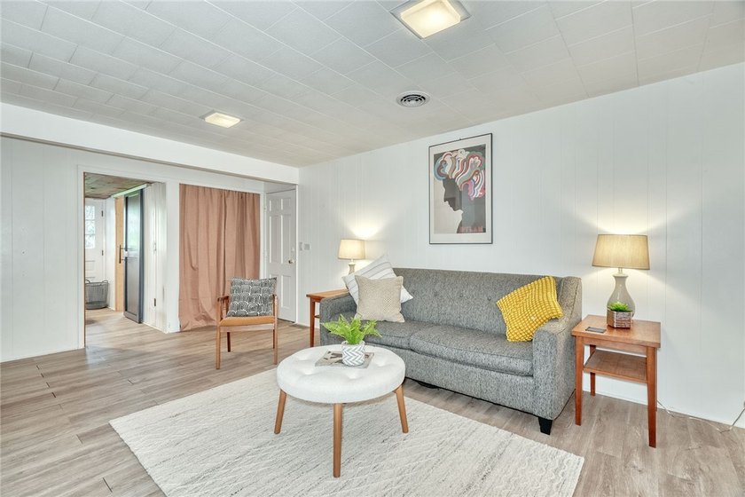 Welcome home to this beautifully updated 4-bedroom, 2-bath - photo 34