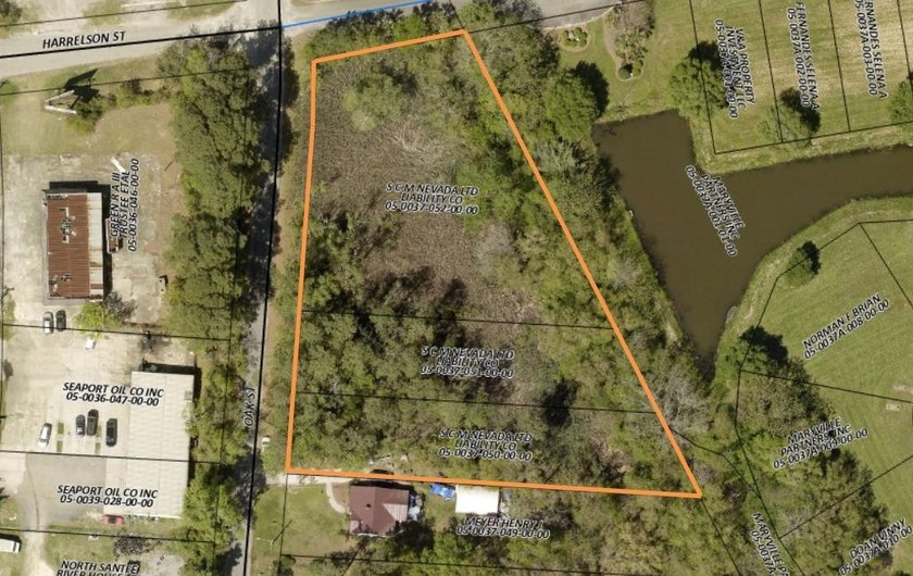 This offering features three lots combined into one property - photo 11