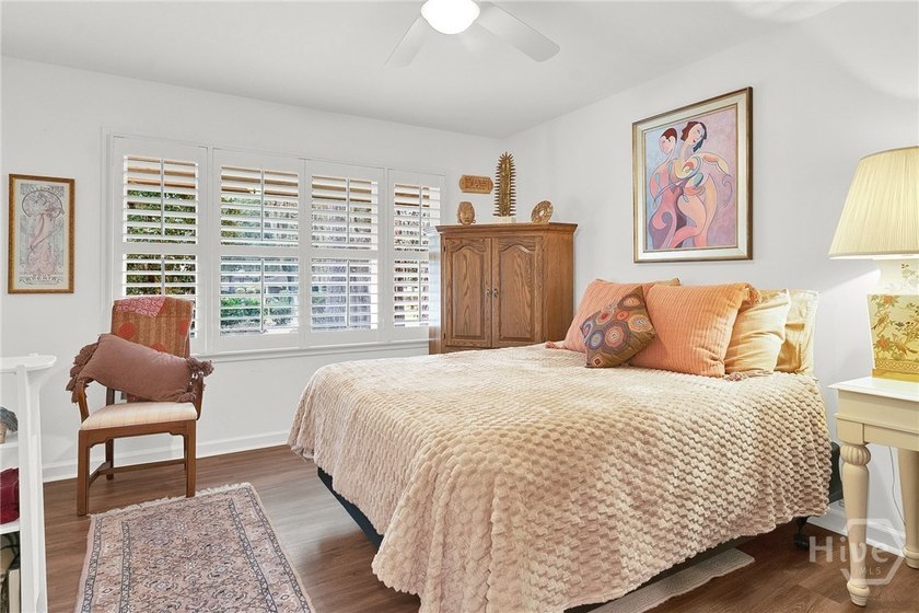Professionally and tastefully renovated, this light-filled &amp; - photo 32