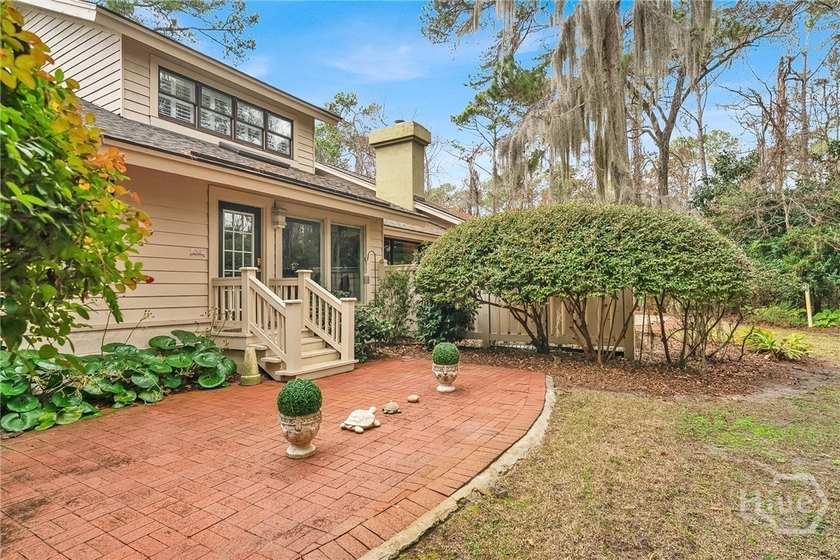 Professionally and tastefully renovated, this light-filled &amp; - photo 35