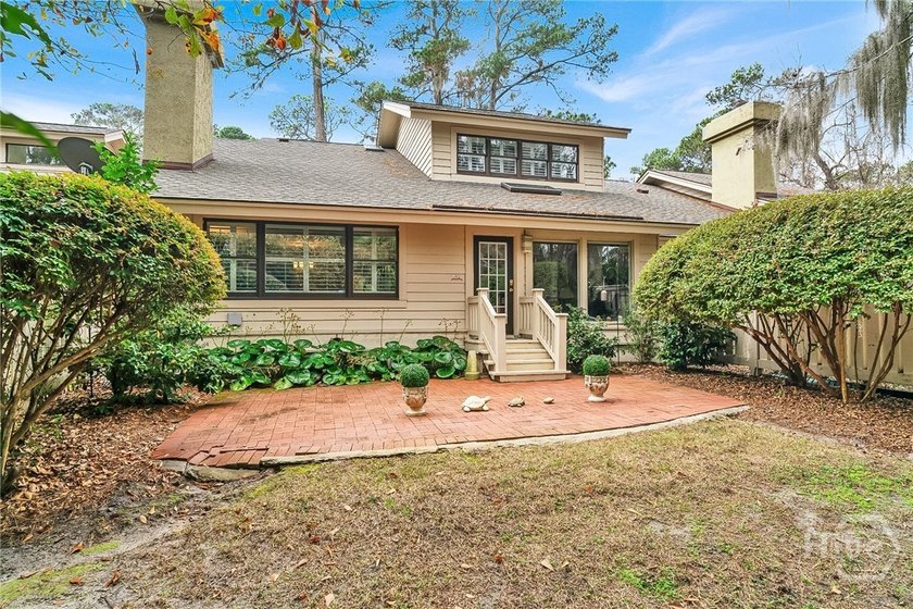 Professionally and tastefully renovated, this light-filled &amp; - photo 36