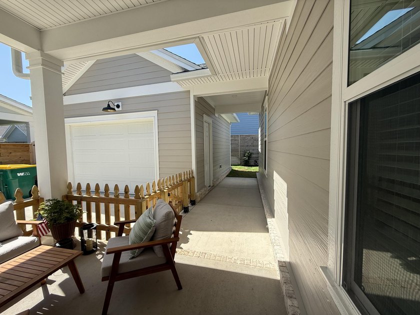 Construction complete and move-in ready! This home is less than - photo 42