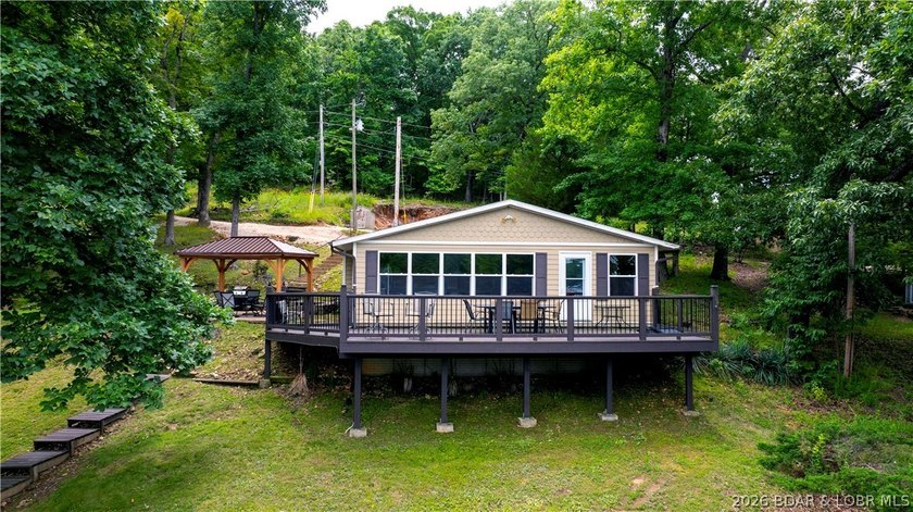 Lake Life + Prime Location Near Franky &amp; Louie's Beachfront Bar - photo 24