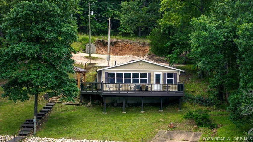 Lake Life + Prime Location Near Franky &amp; Louie's Beachfront Bar - photo 27