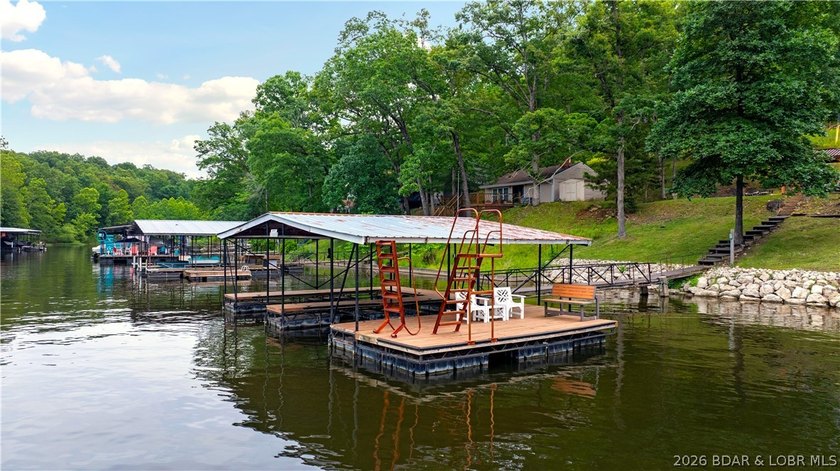 Lake Life + Prime Location Near Franky &amp; Louie's Beachfront Bar - photo 28