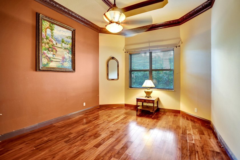 Beautiful Mediterranean-style 1-story home on a desirable corner - photo 34