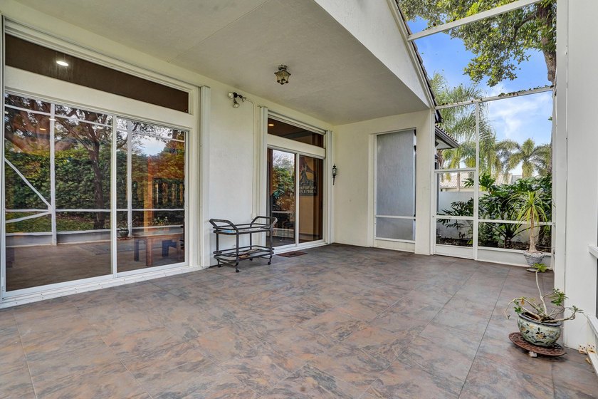 Beautiful Mediterranean-style 1-story home on a desirable corner - photo 43