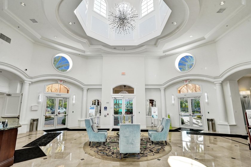Beautiful Mediterranean-style 1-story home on a desirable corner - photo 51